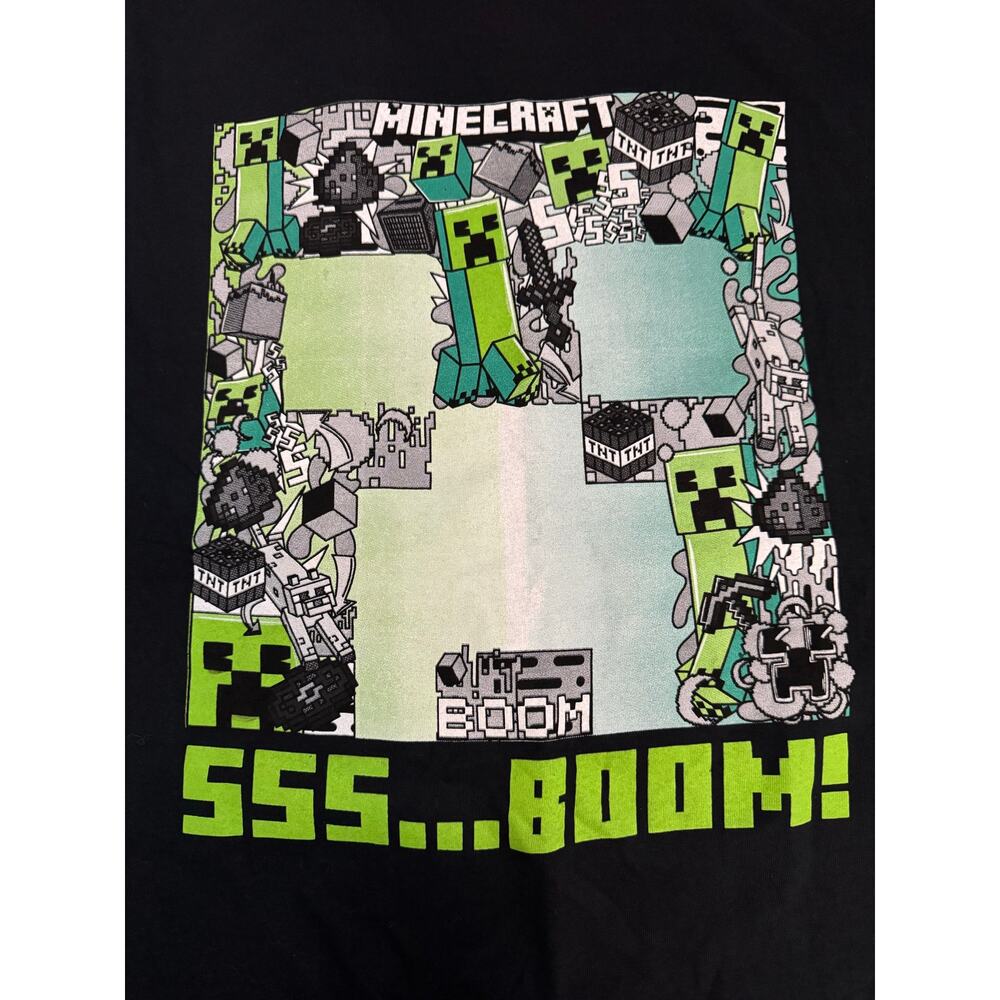 HOT TOPIC MINECRAFT NWT Graphic Tee Size M